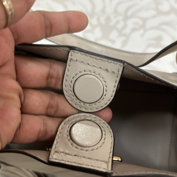 MK Purse saffiano tote - Picture 7 of 16